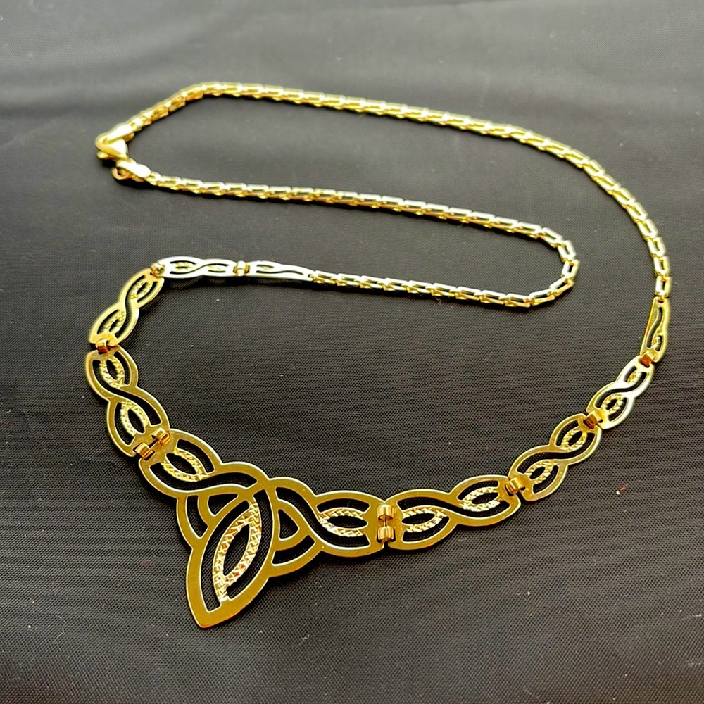 10k y gold necklace